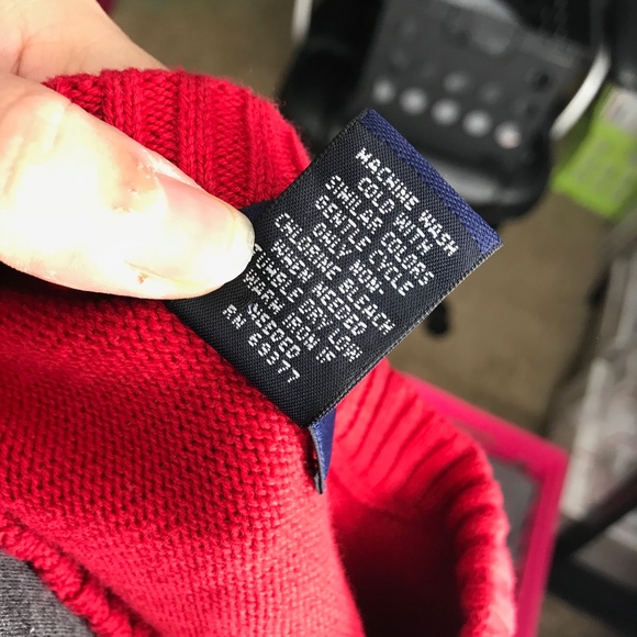 Roundtree & Yorke Snowflake Fair Isle Sweater - Picture 6 of 7